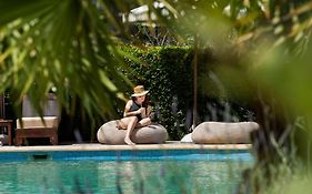 Ohana Hotel